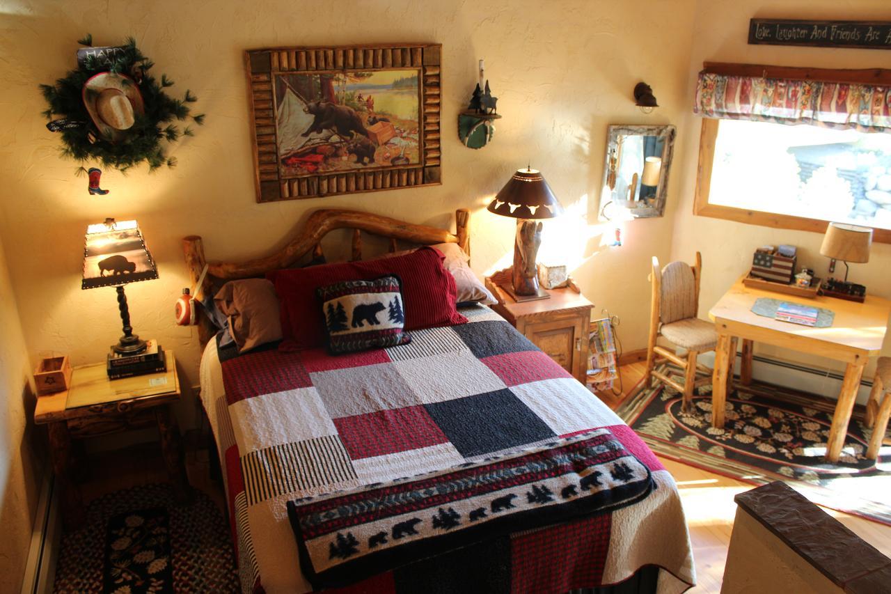 Mountain River Bed & Breakfast Буена Виста Екстериор снимка
